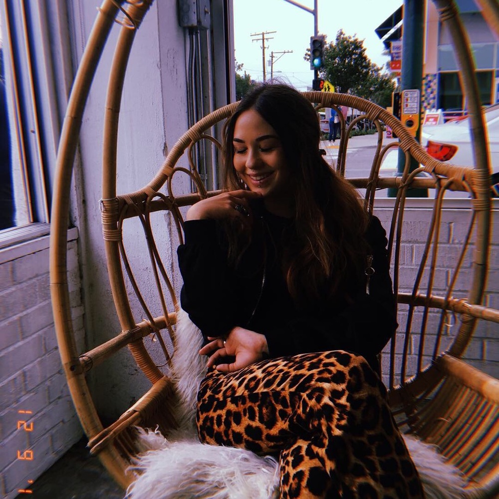 Meet your Posher, Lily